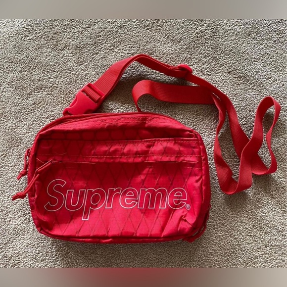 NEW SUPREME CROSSBODY & HIP BAG - Picture 2 of 2